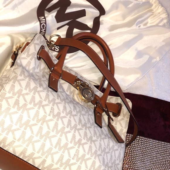 Micheal Kors bag. - Picture 5 of 8